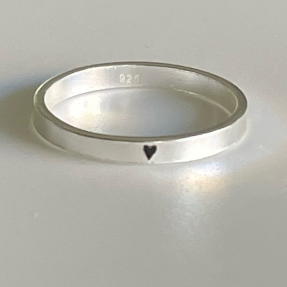 Sterling Silver Heart Ring - Picture 10 of 11